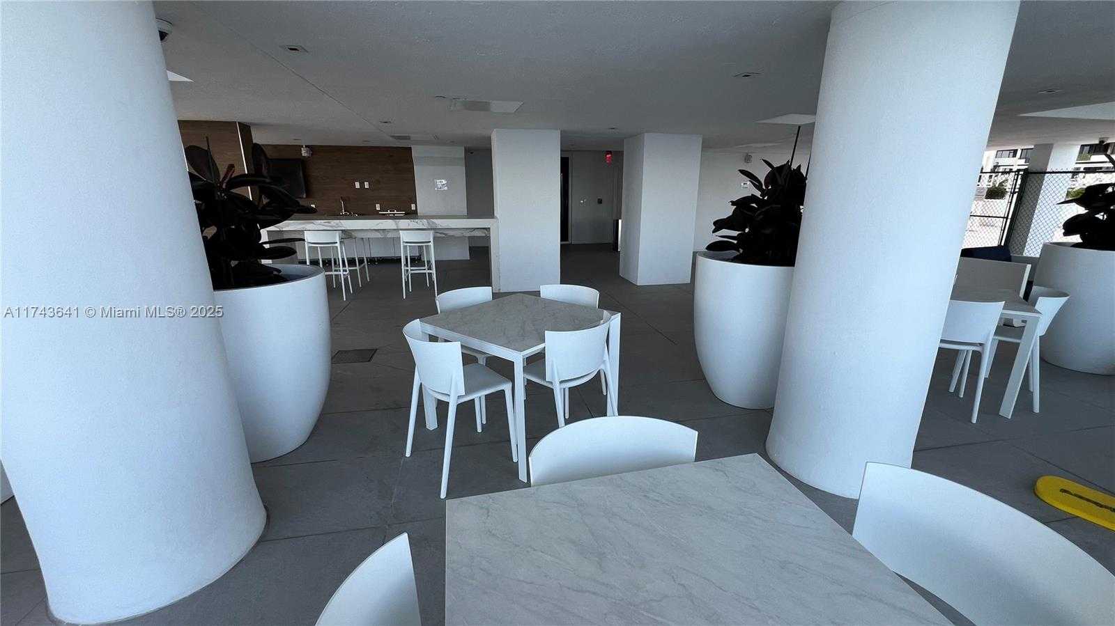 Small Image of 770 CLAUGHTON ISLAND DR #410, Miami Number 64