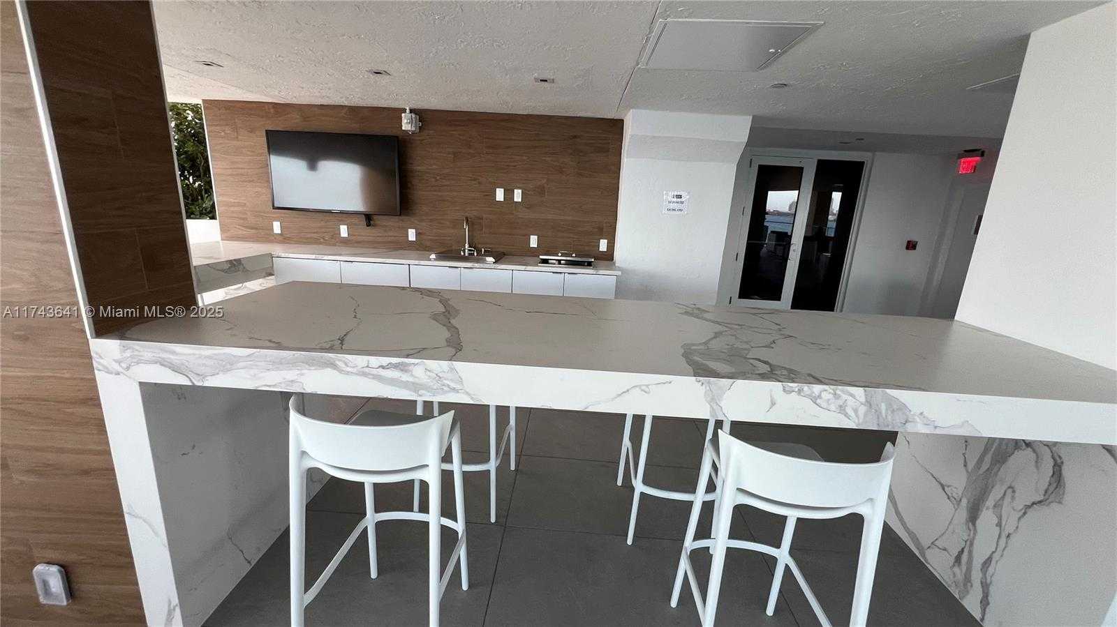 Small Image of 770 CLAUGHTON ISLAND DR #410, Miami Number 65