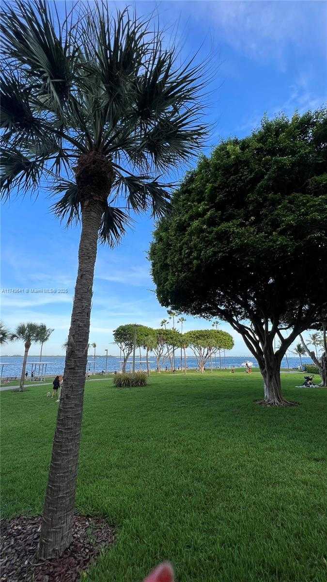 Small Image of 770 CLAUGHTON ISLAND DR #410, Miami Number 69