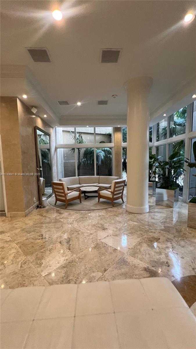 Small Image of 770 CLAUGHTON ISLAND DR #410, Miami Number 73