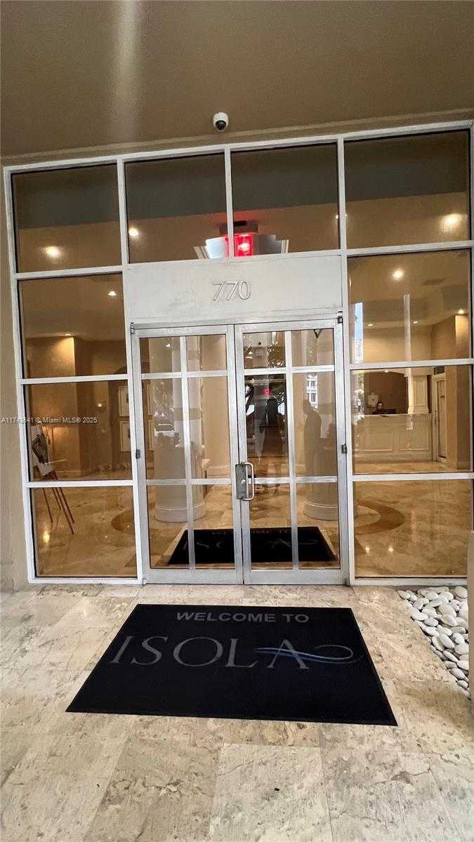 Small Image of 770 CLAUGHTON ISLAND DR #410, Miami Number 74