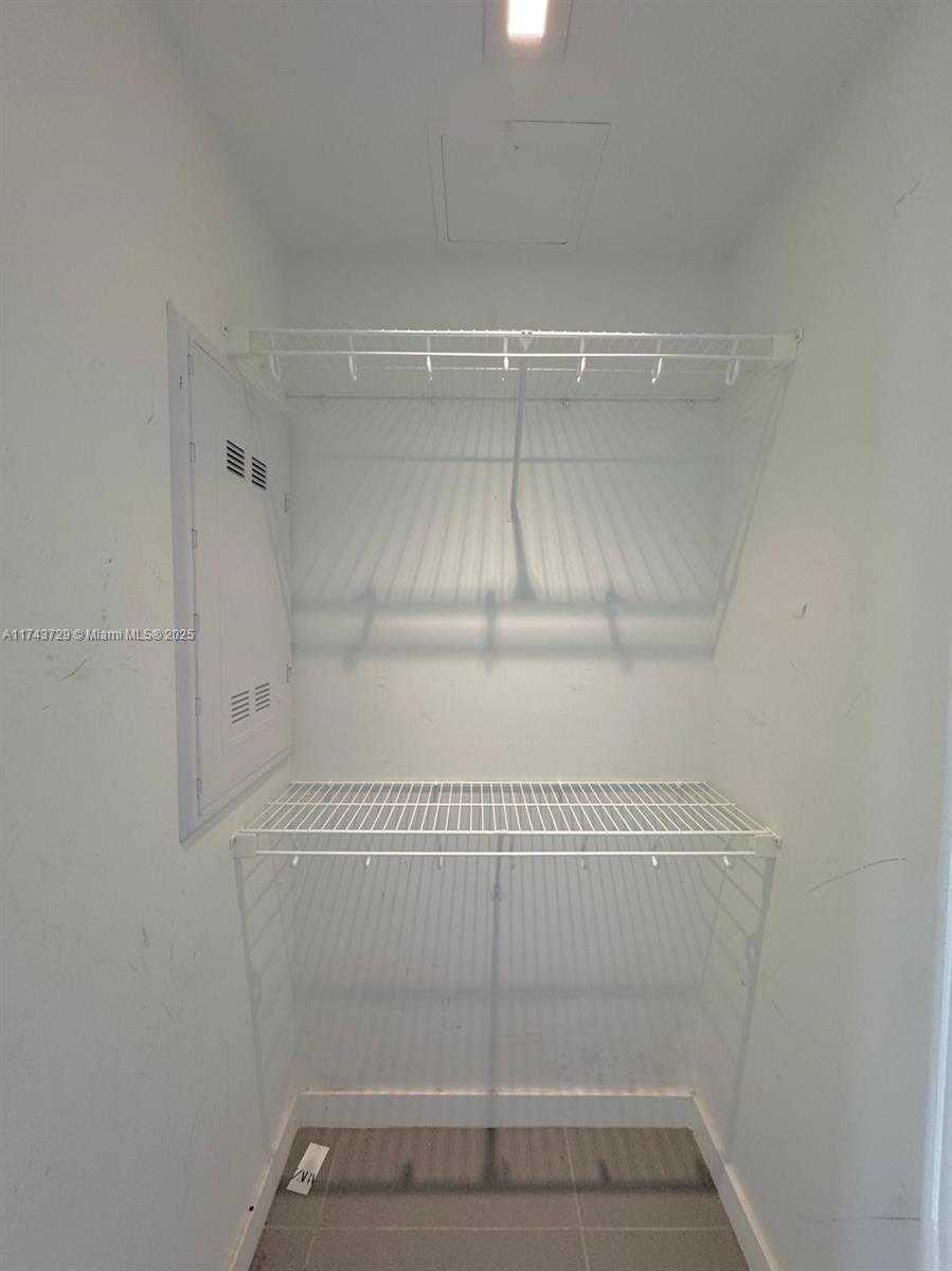Small Image of 1600 NE 1st Ave, Miami, FL 33132, USA Number 13