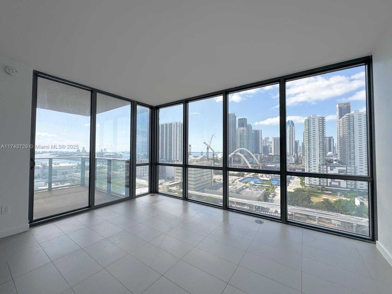 Small Image of 1600 NE 1st Ave, Miami, FL 33132, USA Number 3
