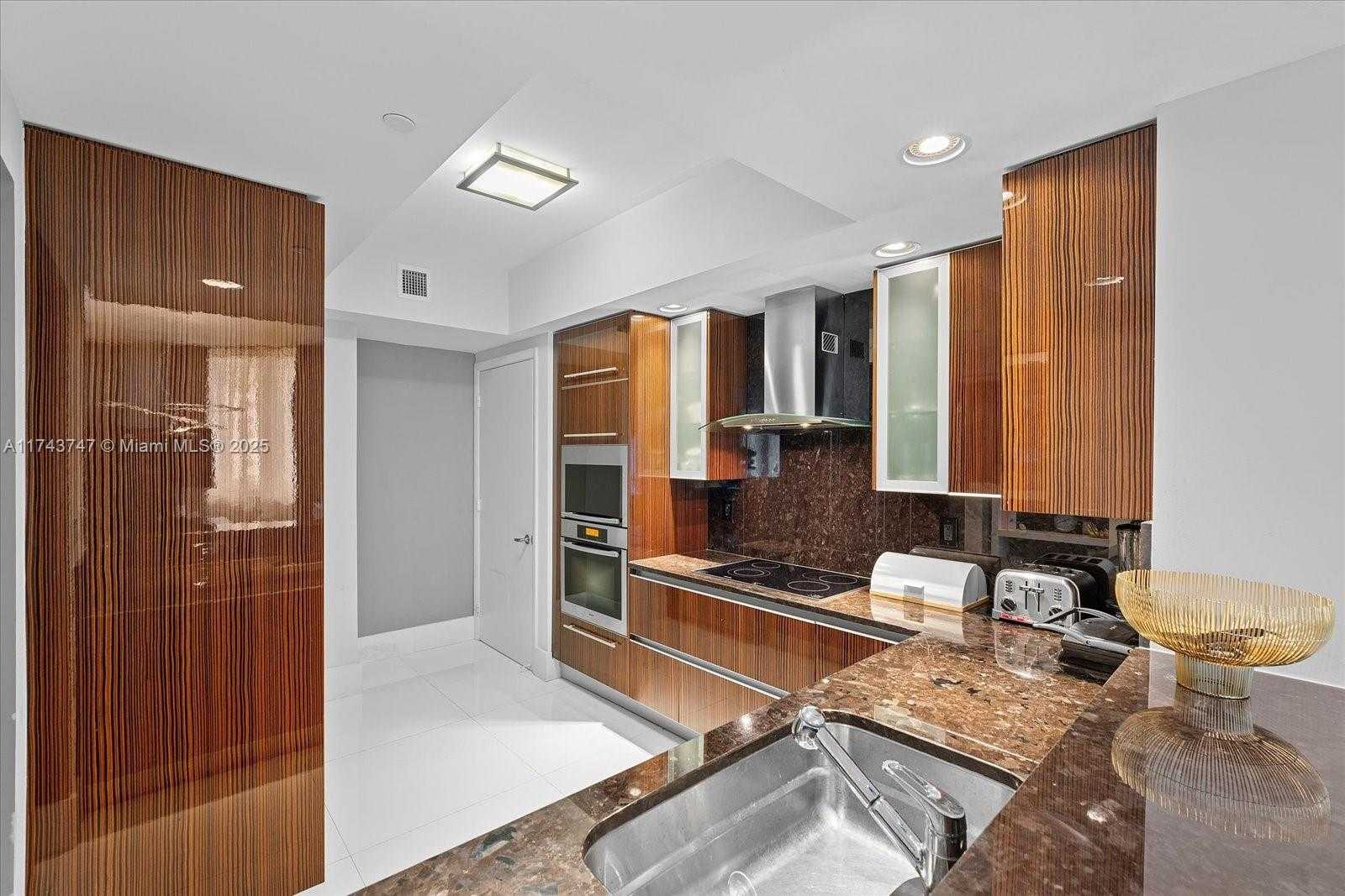 Small Image of 2711 SOUTH OCEAN DR #1106, Hollywood Number 8
