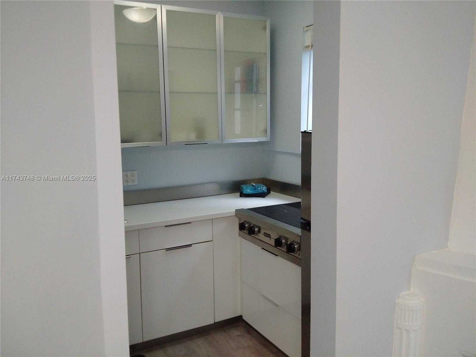 Small Image of 1525 MERIDIAN AVE #104, Miami Beach Number 16