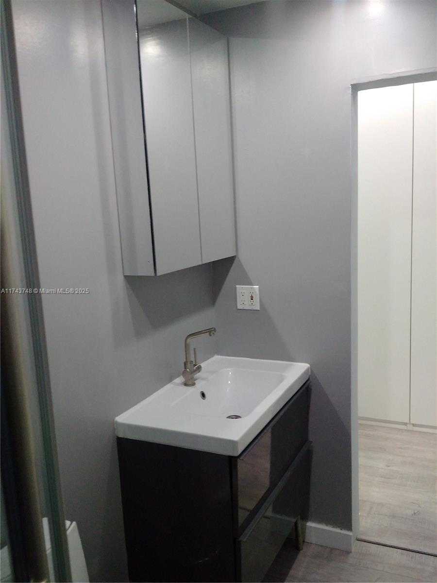 Small Image of 1525 MERIDIAN AVE #104, Miami Beach Number 22