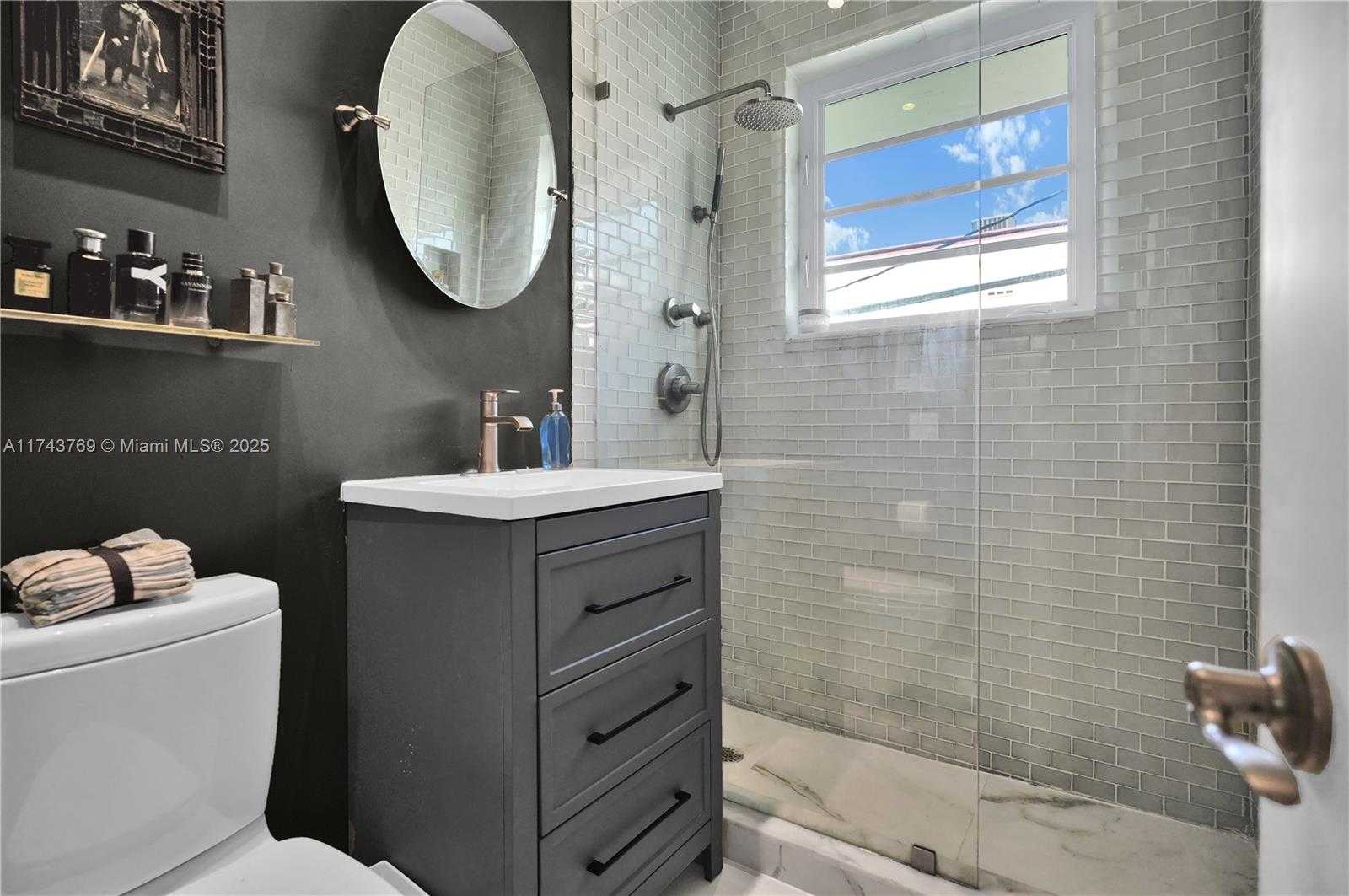 Small Image of 349 MERIDIAN AVE #B207, Miami Beach Number 13