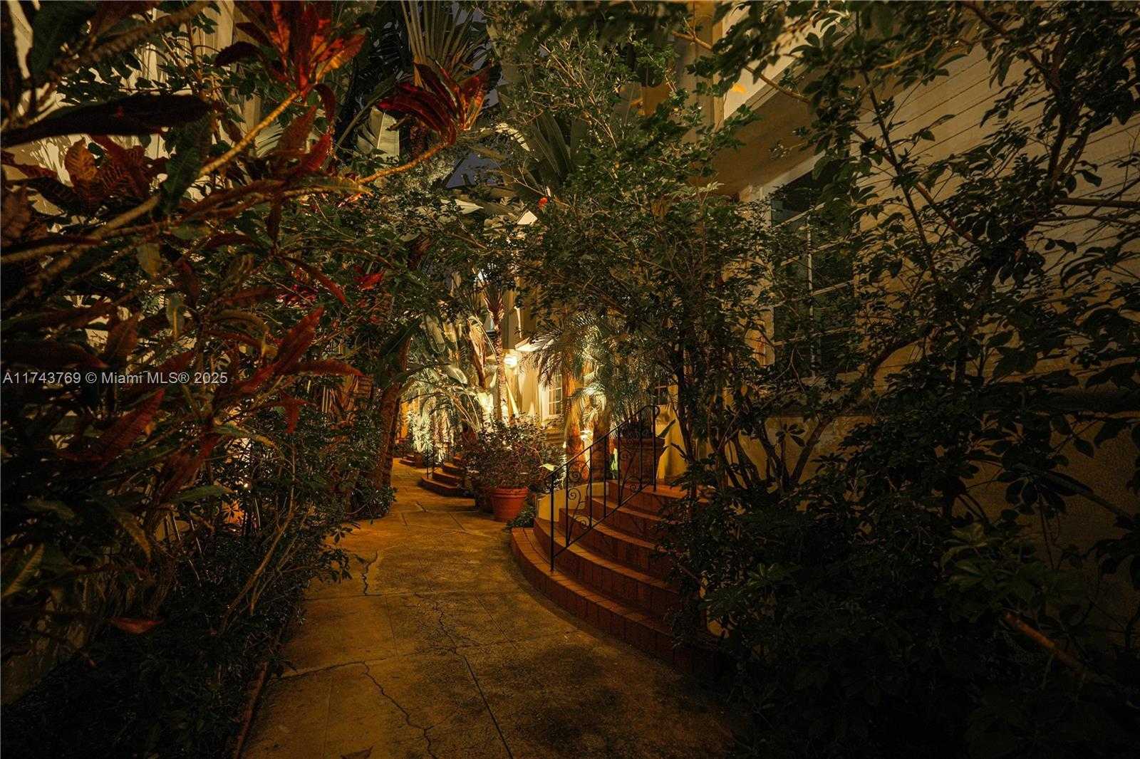 Small Image of 349 MERIDIAN AVE #B207, Miami Beach Number 32