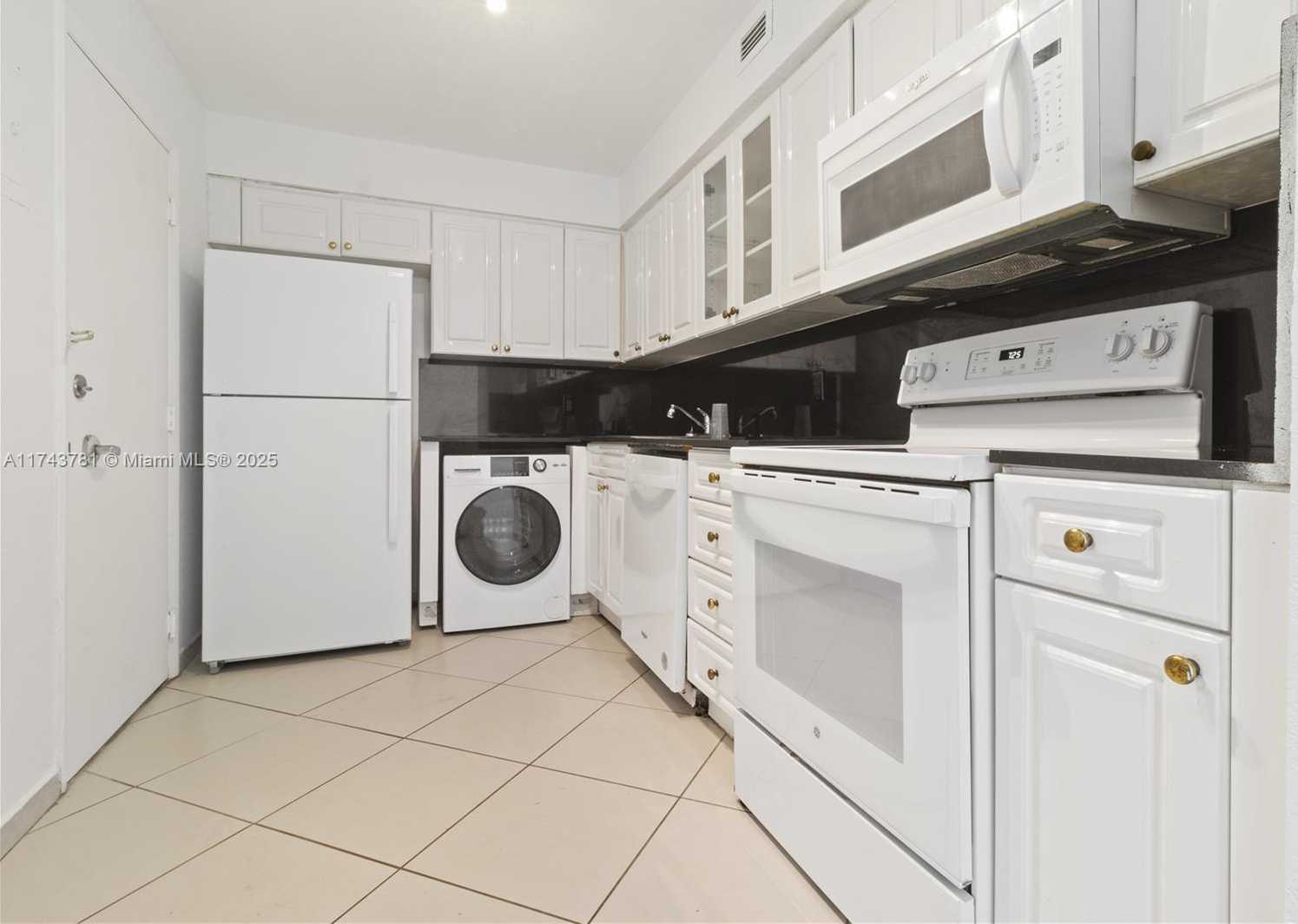 Small Image of 6770 Indian Creek Dr, Miami, FL 33141, USA Number 6