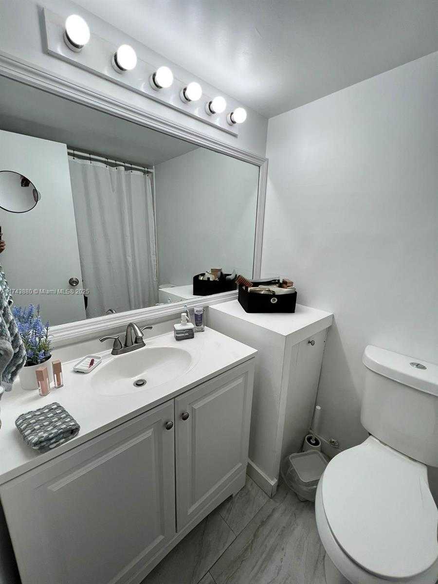 Small Image of 7904 WEST DR #309, North Bay Village Number 16