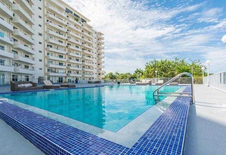Small Image of 7904 WEST DR #309, North Bay Village Number 18