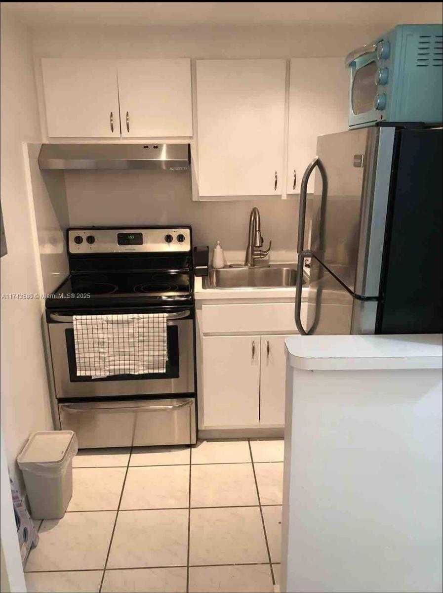 Small Image of 7904 WEST DR #309, North Bay Village Number 8