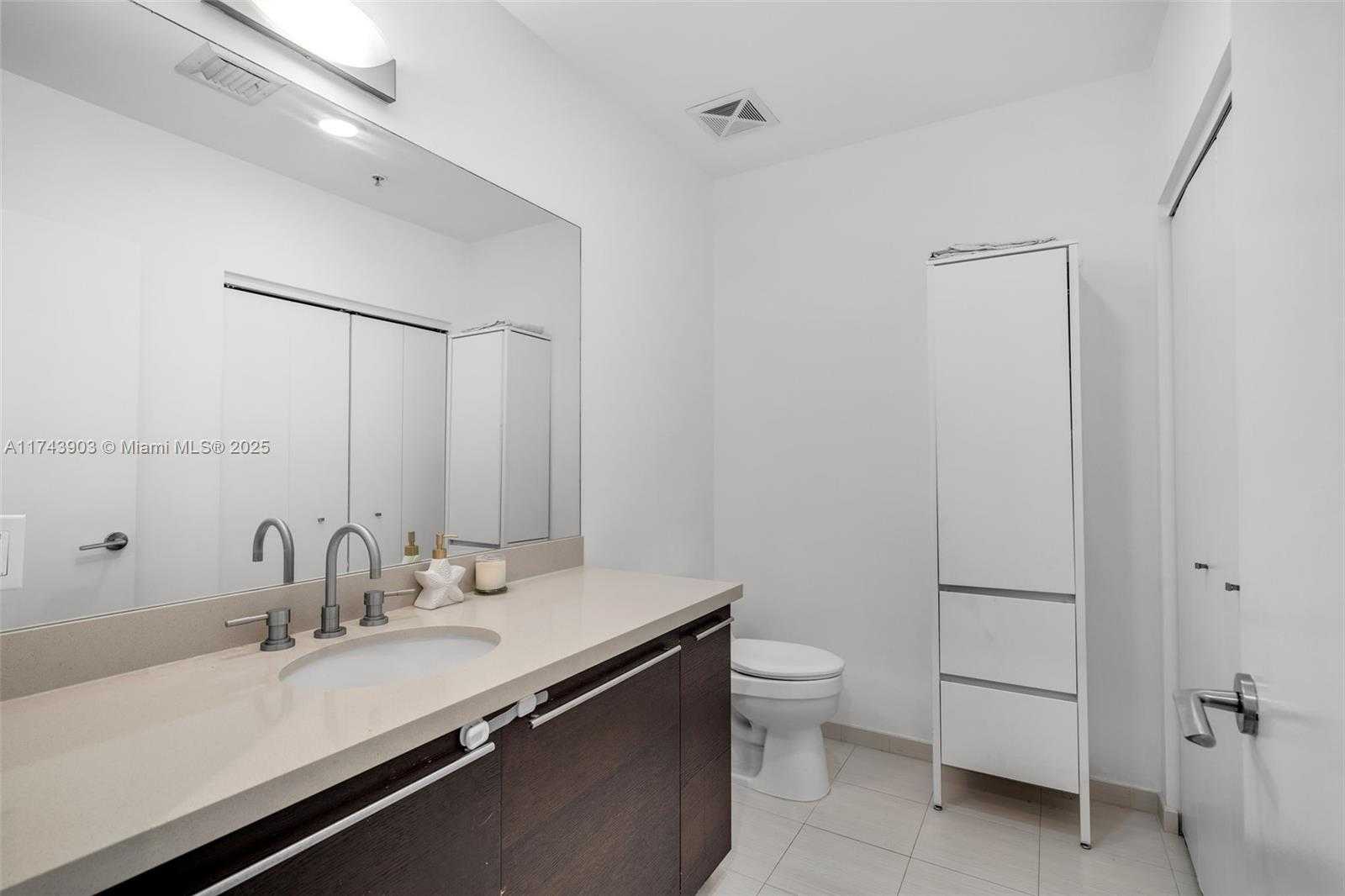 Small Image of 7928 EAST DR #702, North Bay Village Number 18