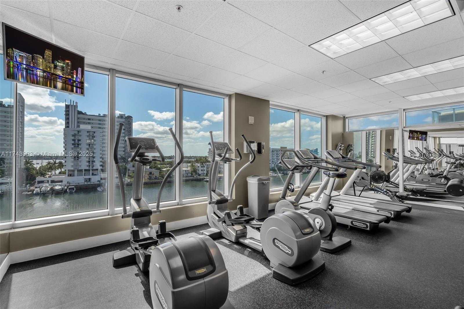 Small Image of 7928 EAST DR #702, North Bay Village Number 45