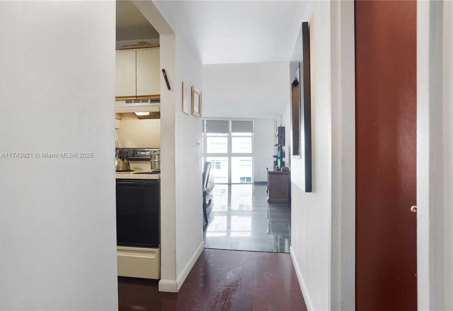 Small Image of 1228 WEST AVE #607, Miami Beach Number 10