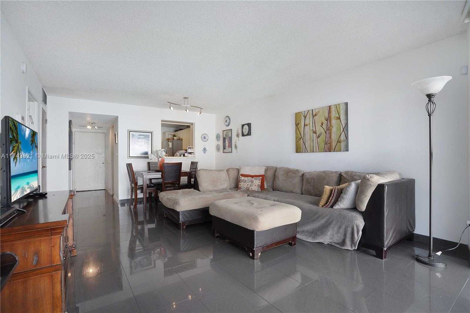 Small Image of 1228 WEST AVE #607, Miami Beach Number 14