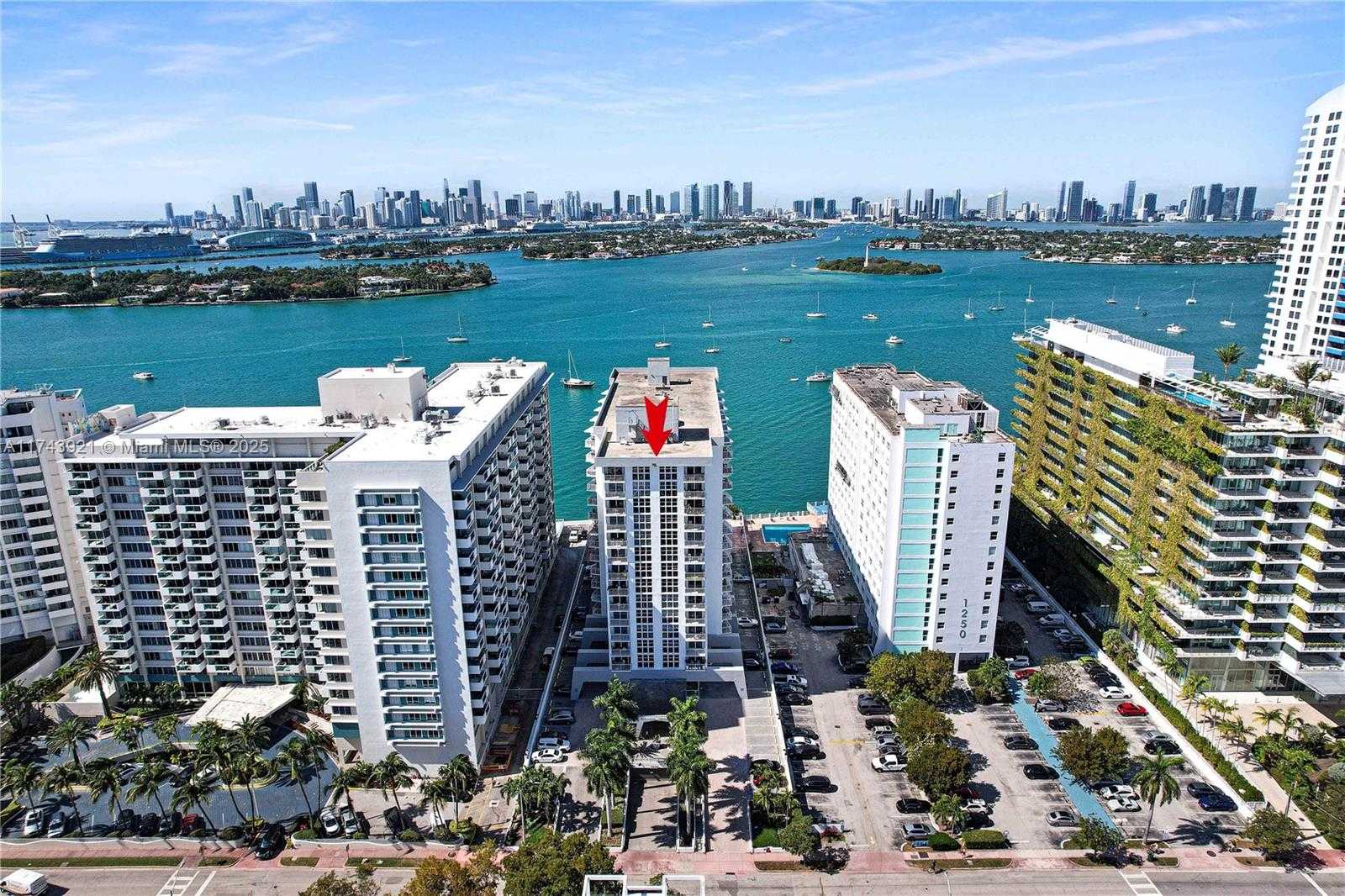 Small Image of 1228 WEST AVE #607, Miami Beach Number 2
