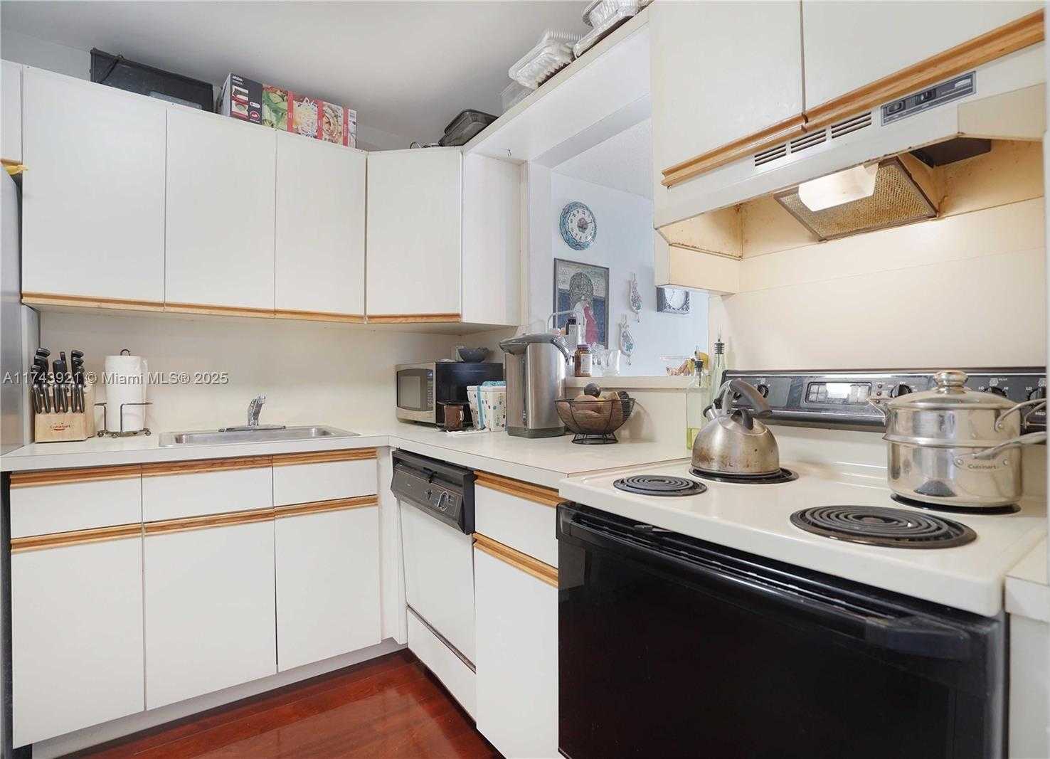 Small Image of 1228 WEST AVE #607, Miami Beach Number 25