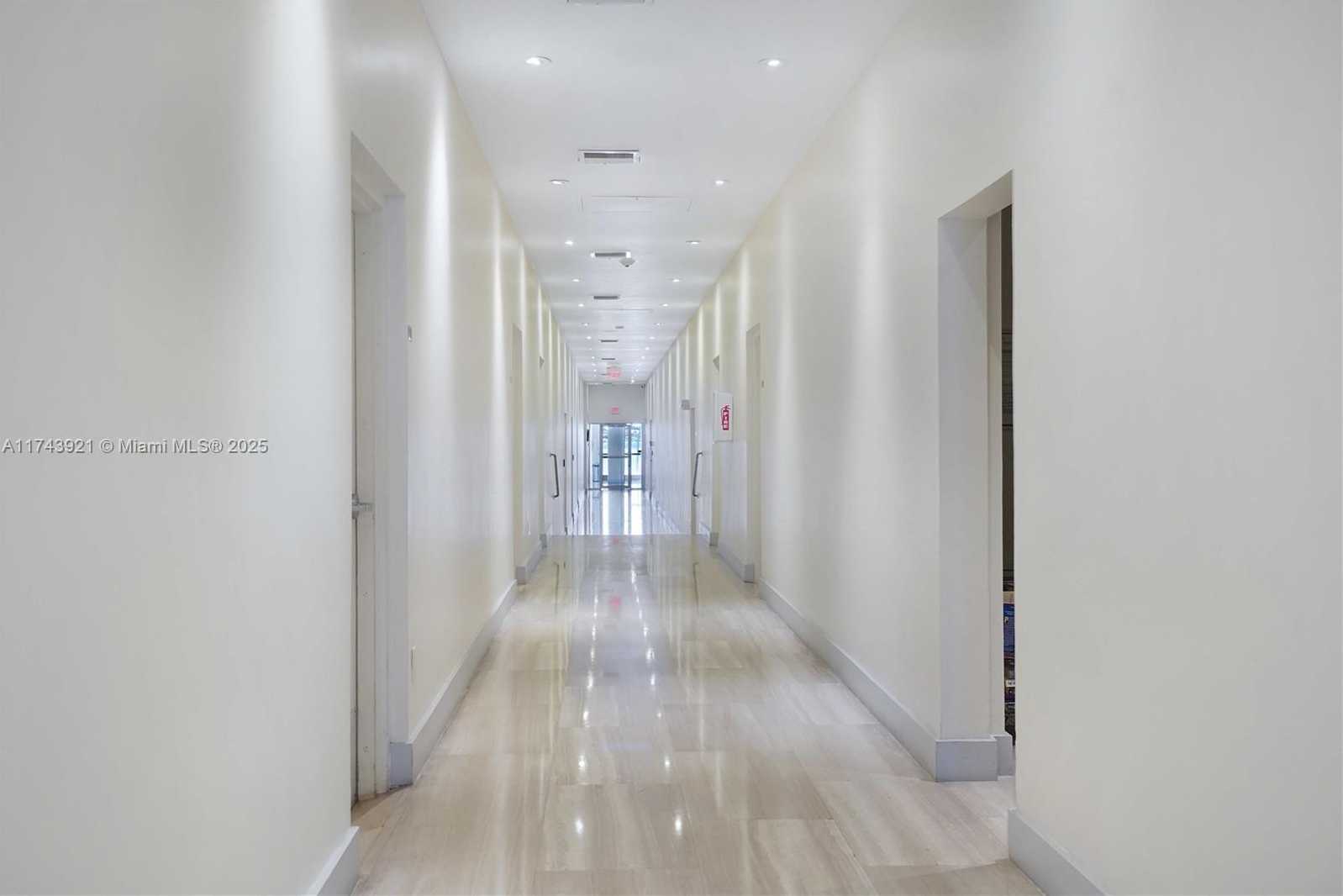 Small Image of 1228 WEST AVE #607, Miami Beach Number 31