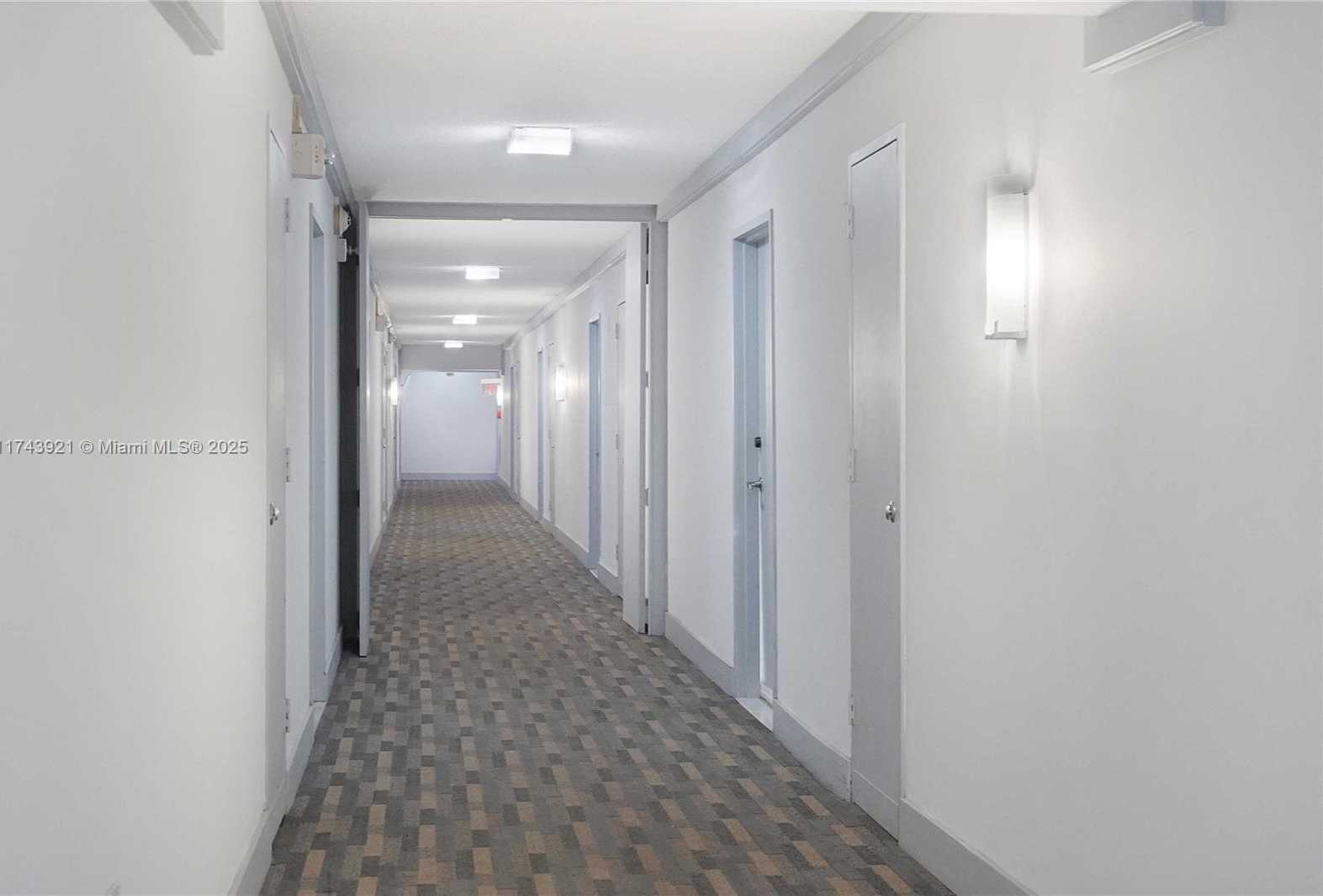 Small Image of 1228 WEST AVE #607, Miami Beach Number 9