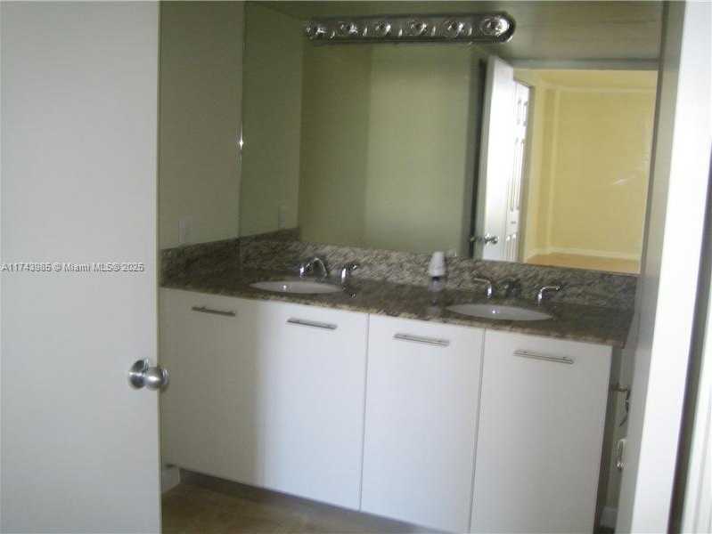 Small Image of 3300 NORTH EAST 191ST ST #1708, Aventura Number 2