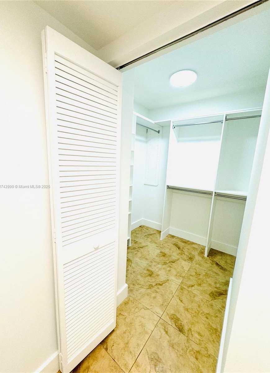 Small Image of 41 SOUTH EAST 5TH ST #808, Miami Number 21