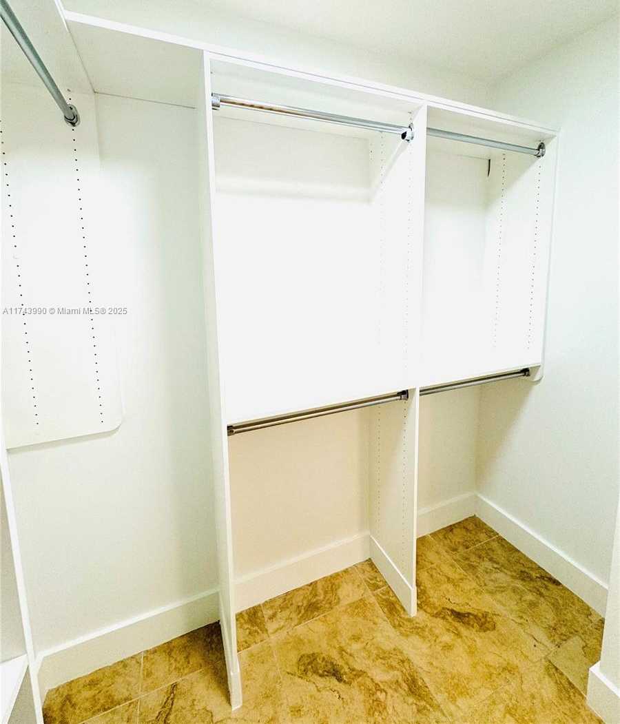 Small Image of 41 SOUTH EAST 5TH ST #808, Miami Number 23