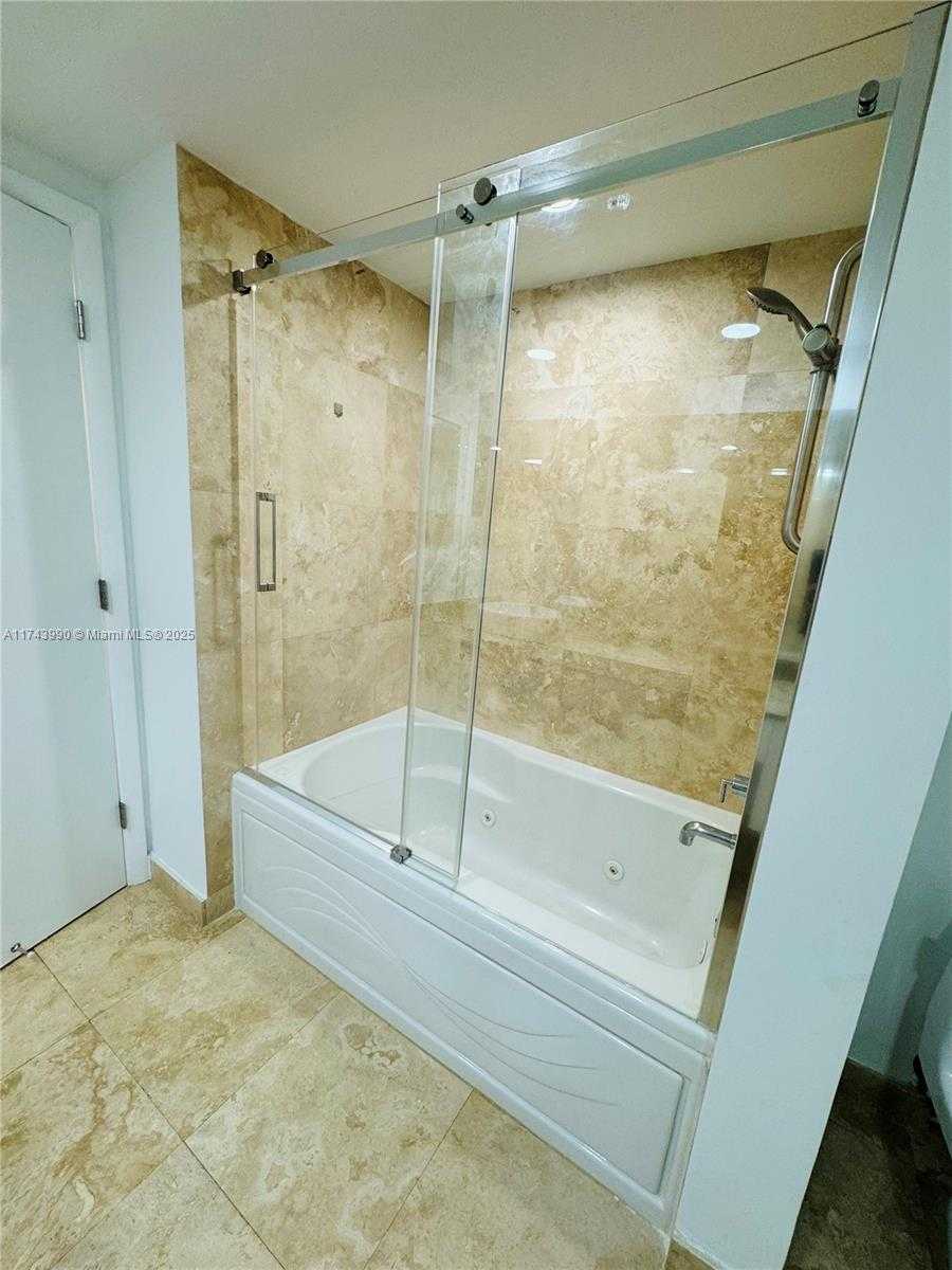 Small Image of 41 SOUTH EAST 5TH ST #808, Miami Number 29