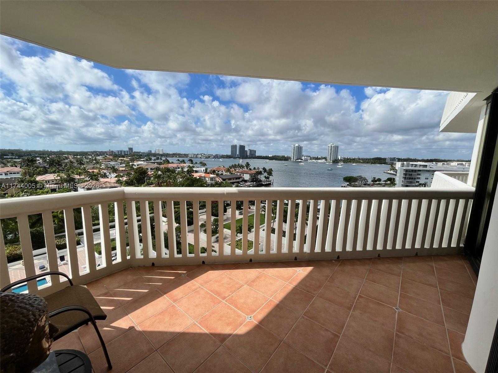 Small Image of 1000 WEST ISLAND BLVD #803, Aventura Number 19
