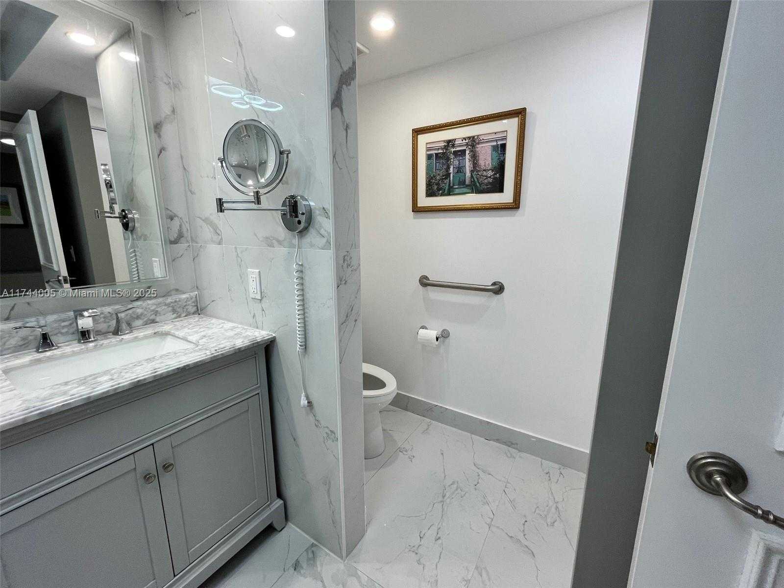 Small Image of 1000 WEST ISLAND BLVD #803, Aventura Number 26