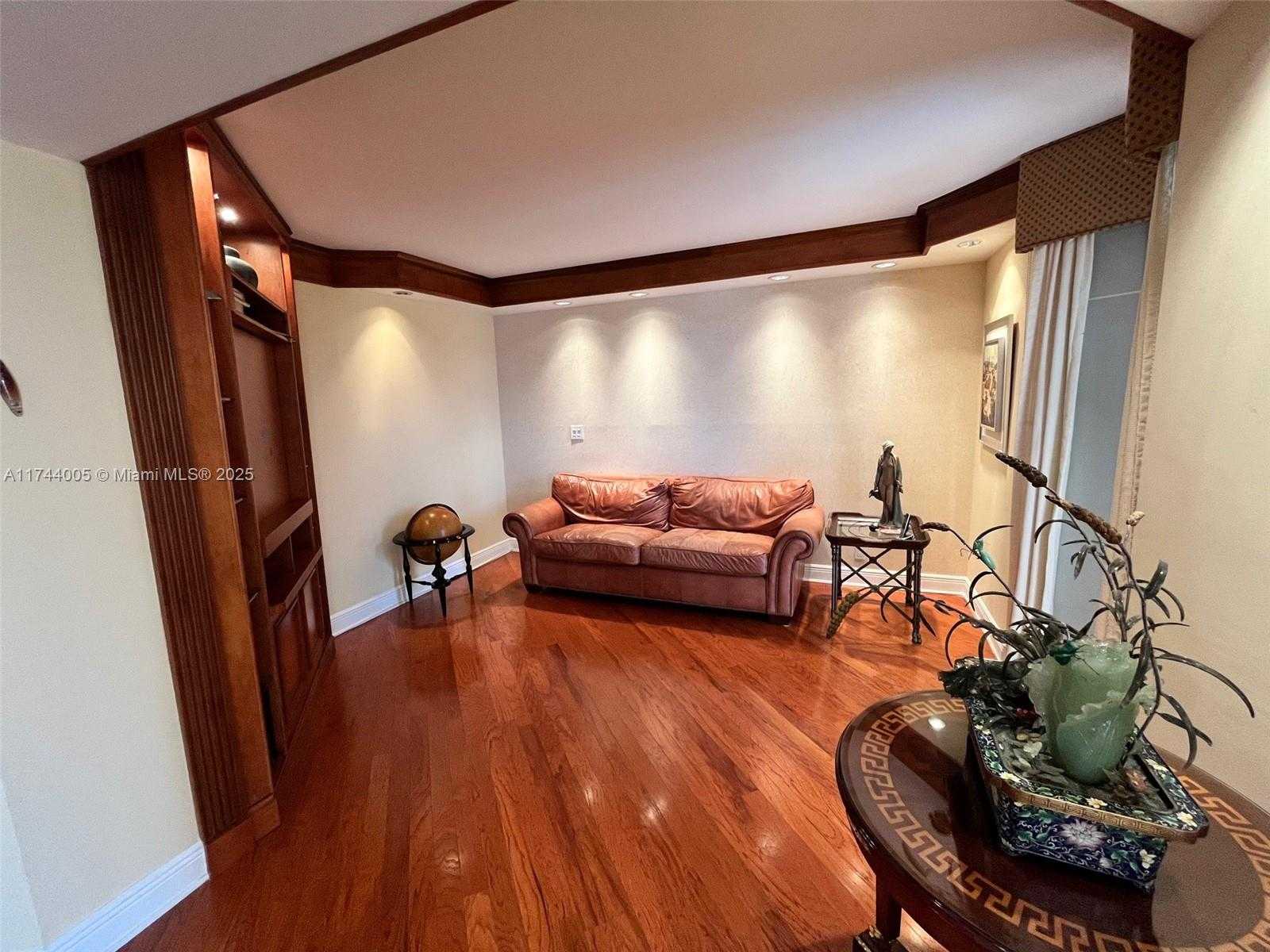 Small Image of 1000 WEST ISLAND BLVD #803, Aventura Number 7