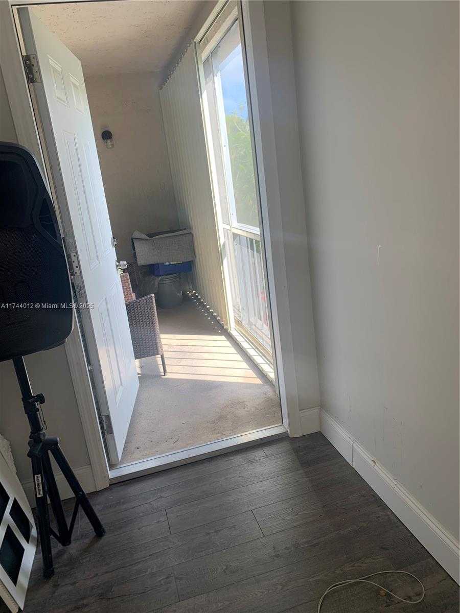 Small Image of 505 SPENCER DR #101, West Palm Beach Number 11