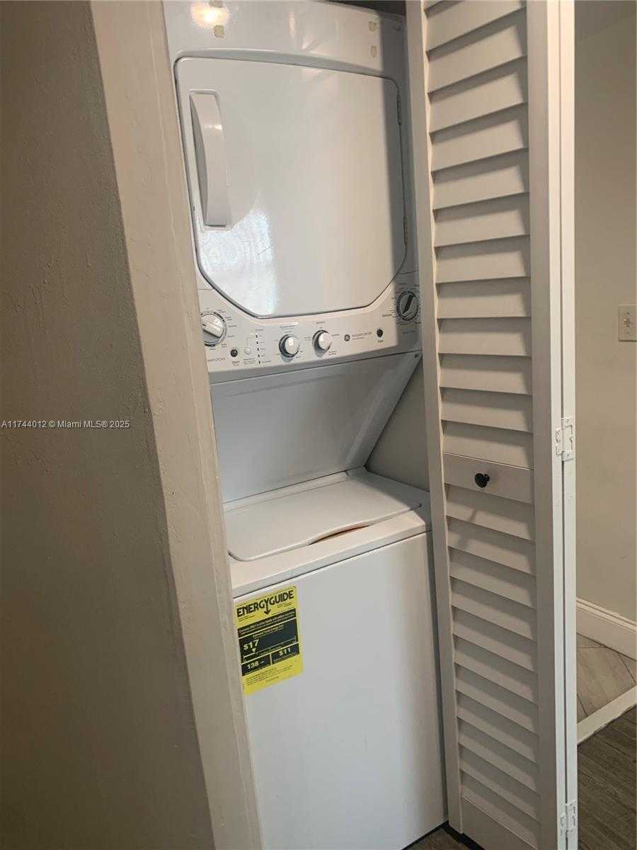 Small Image of 505 SPENCER DR #101, West Palm Beach Number 13