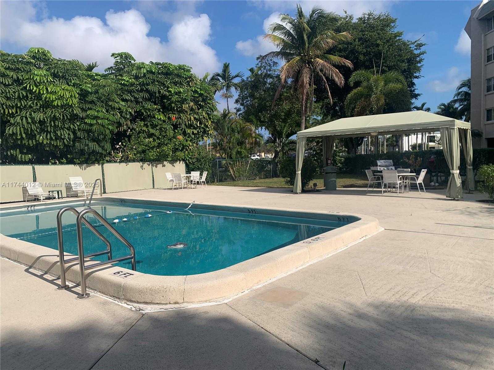 Small Image of 505 SPENCER DR #101, West Palm Beach Number 14