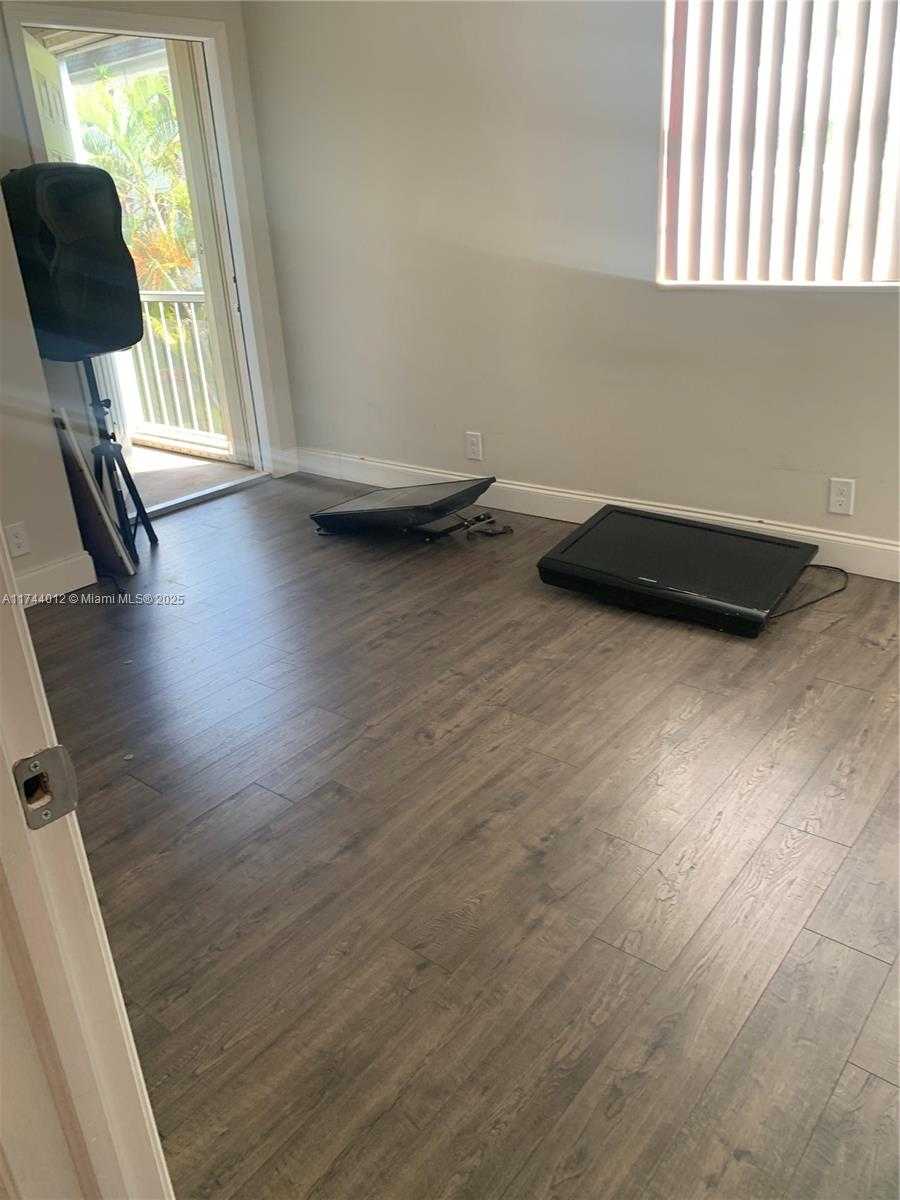 Small Image of 505 SPENCER DR #101, West Palm Beach Number 9