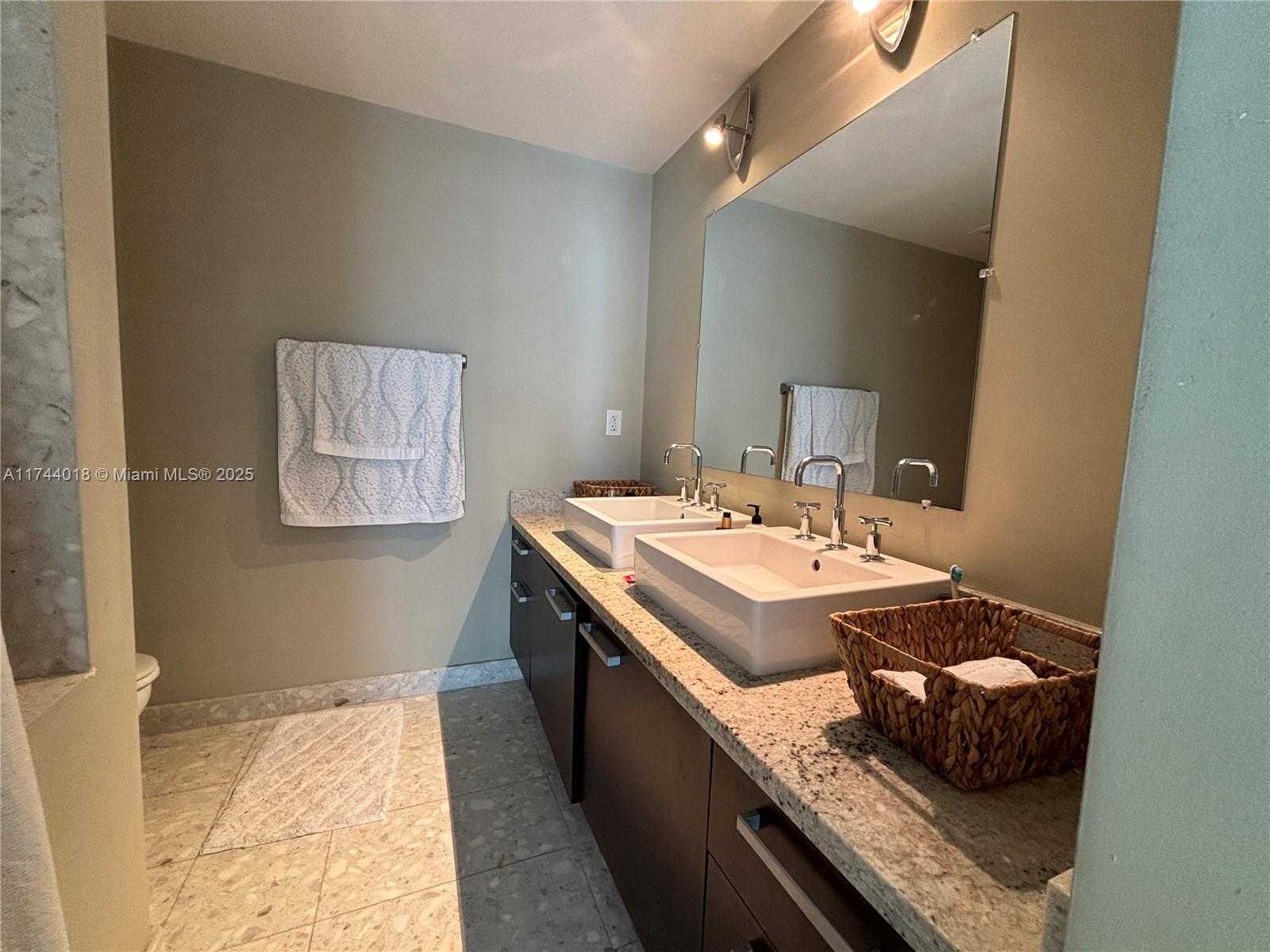 Small Image of 185 SOUTH WEST 7TH ST #2012, Miami Number 7