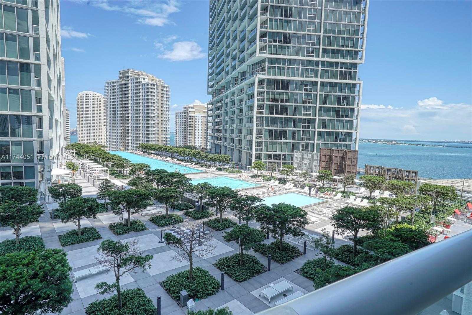 Small Image of 485 BRICKELL AVE #1701, Miami Number 12