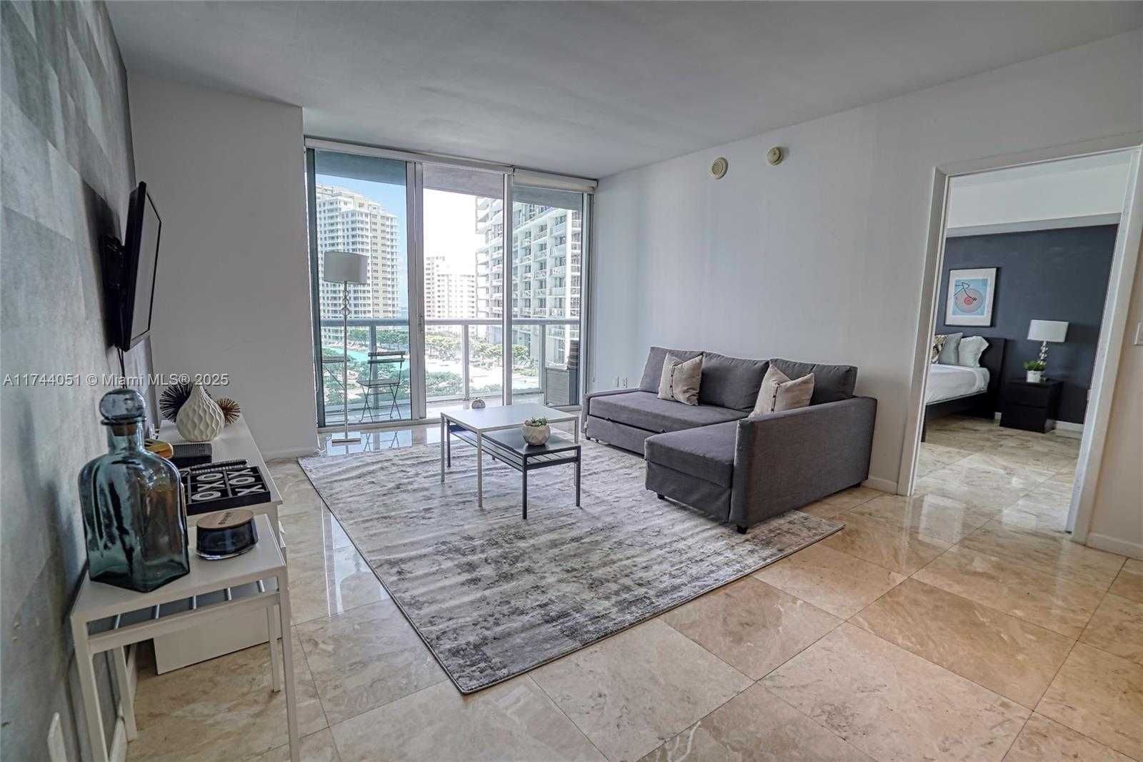 Small Image of 485 BRICKELL AVE #1701, Miami Number 2