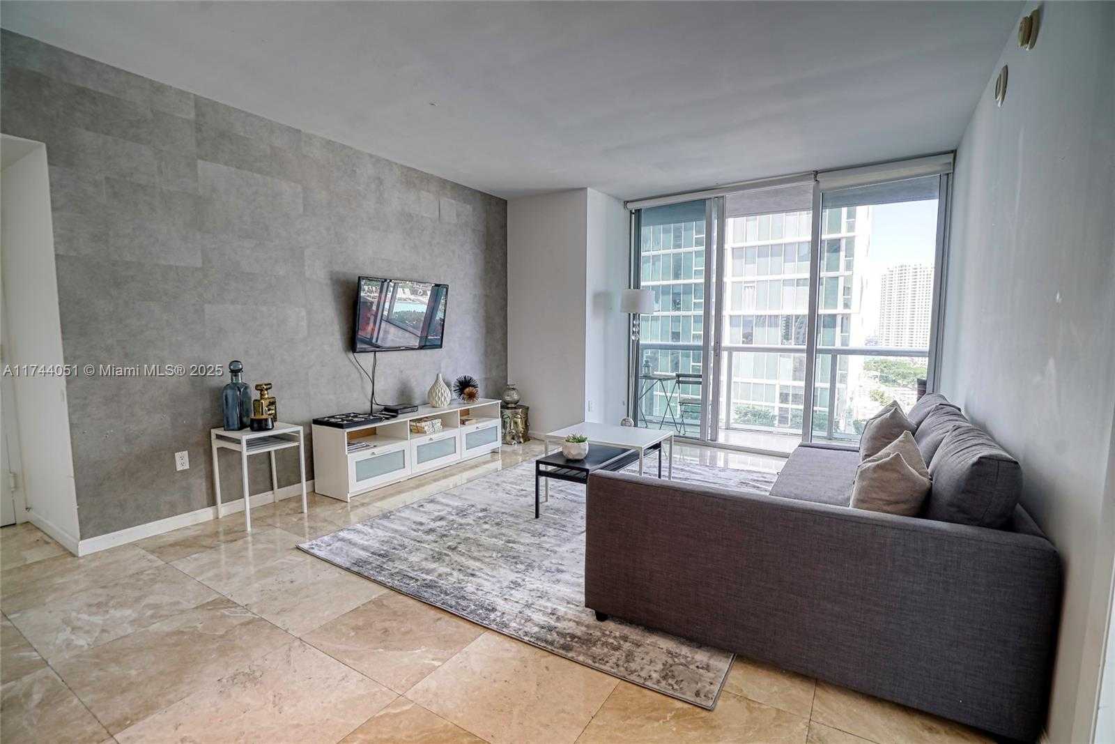 Small Image of 485 BRICKELL AVE #1701, Miami Number 9
