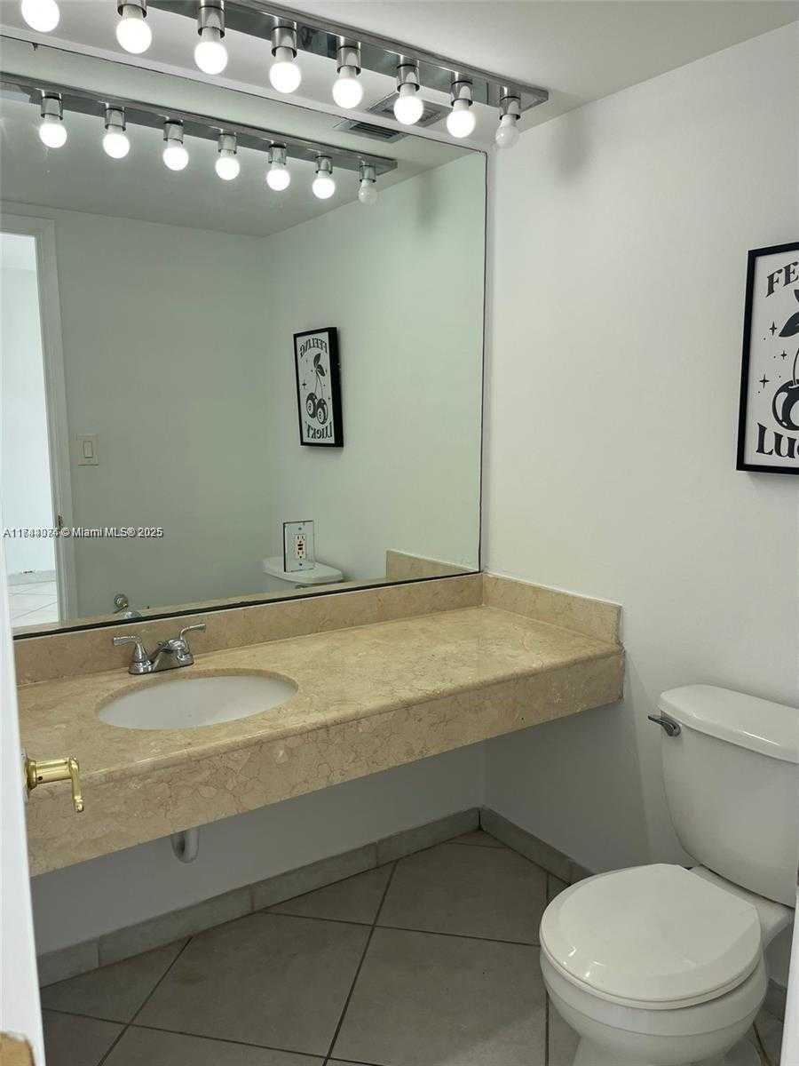 Small Image of 6770 INDIAN CREEK #11H, Miami Beach Number 8