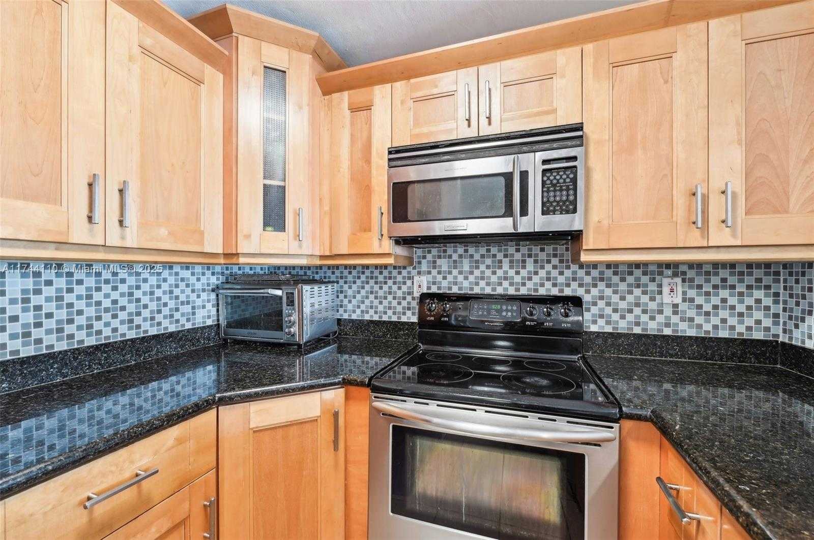 Small Image of 1650 SOUTH LE JEUNE RD #303, Coral Gables Number 11