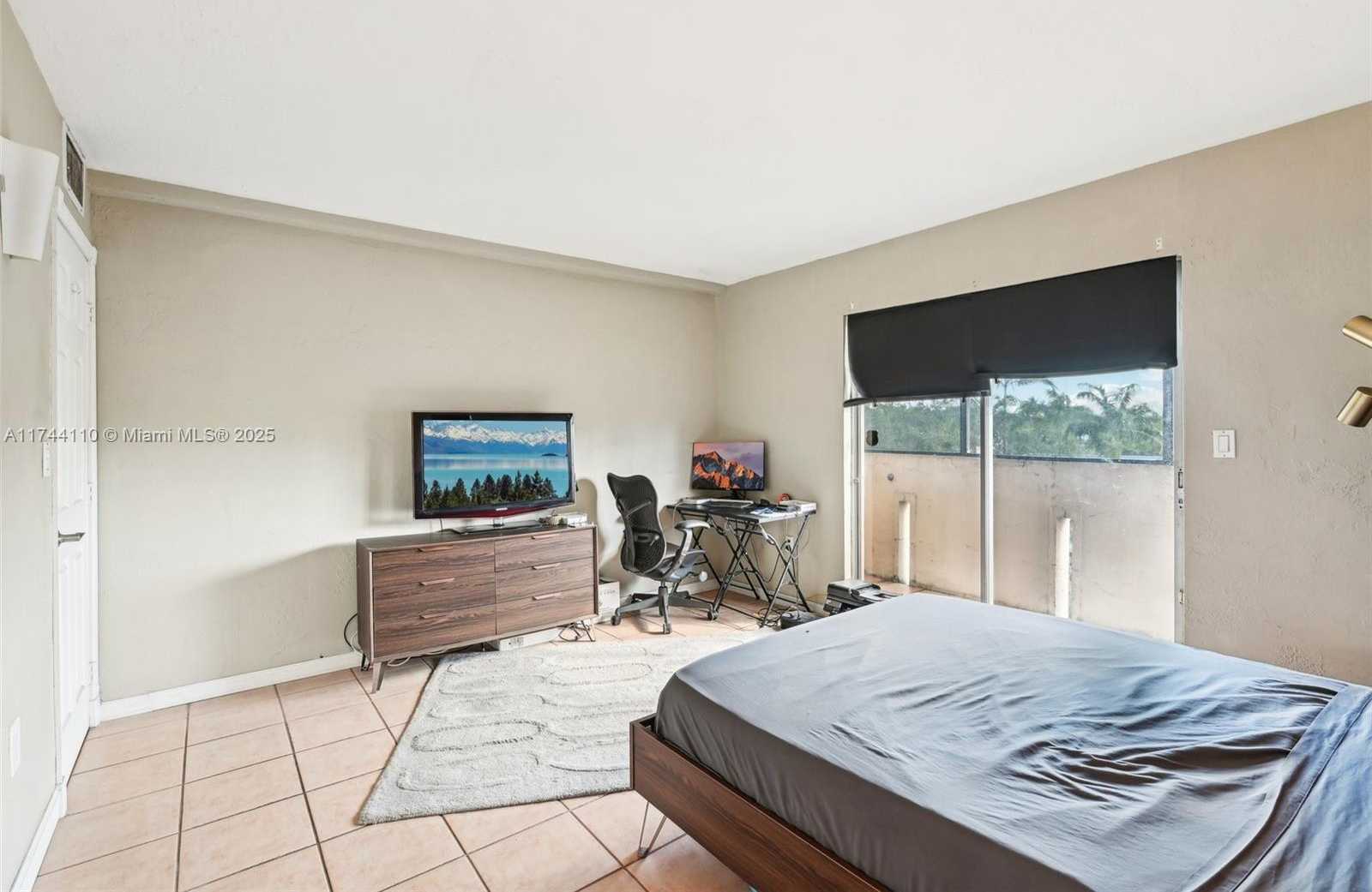 Small Image of 1650 SOUTH LE JEUNE RD #303, Coral Gables Number 15