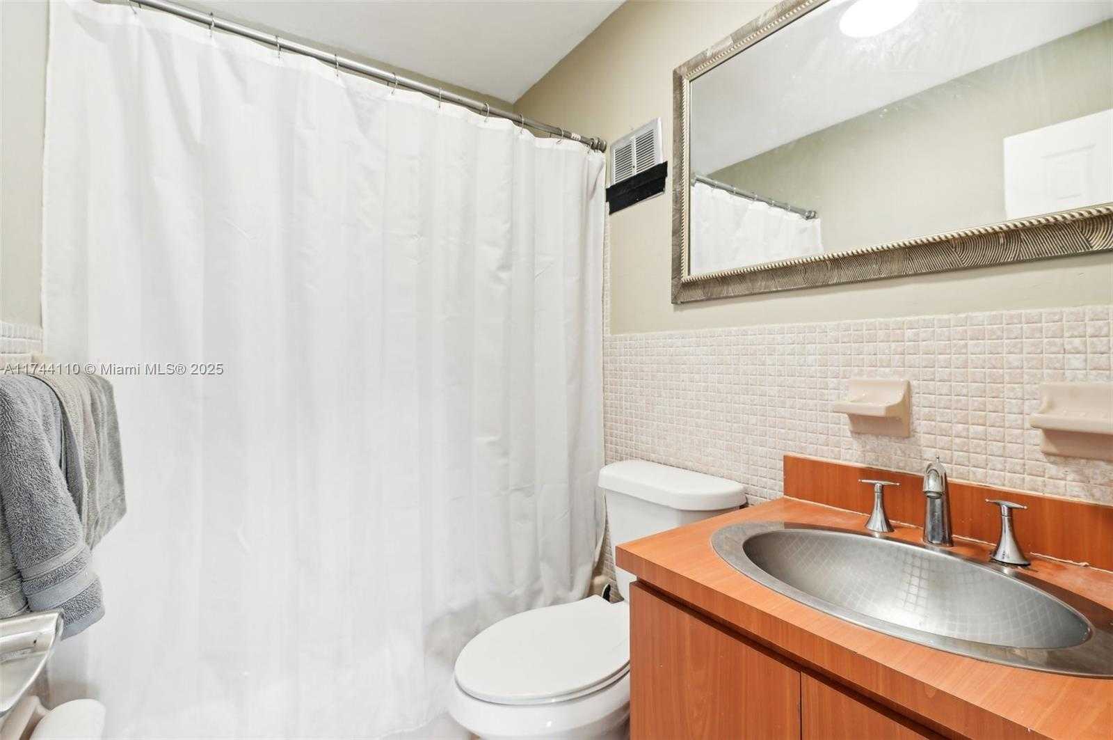 Small Image of 1650 SOUTH LE JEUNE RD #303, Coral Gables Number 17