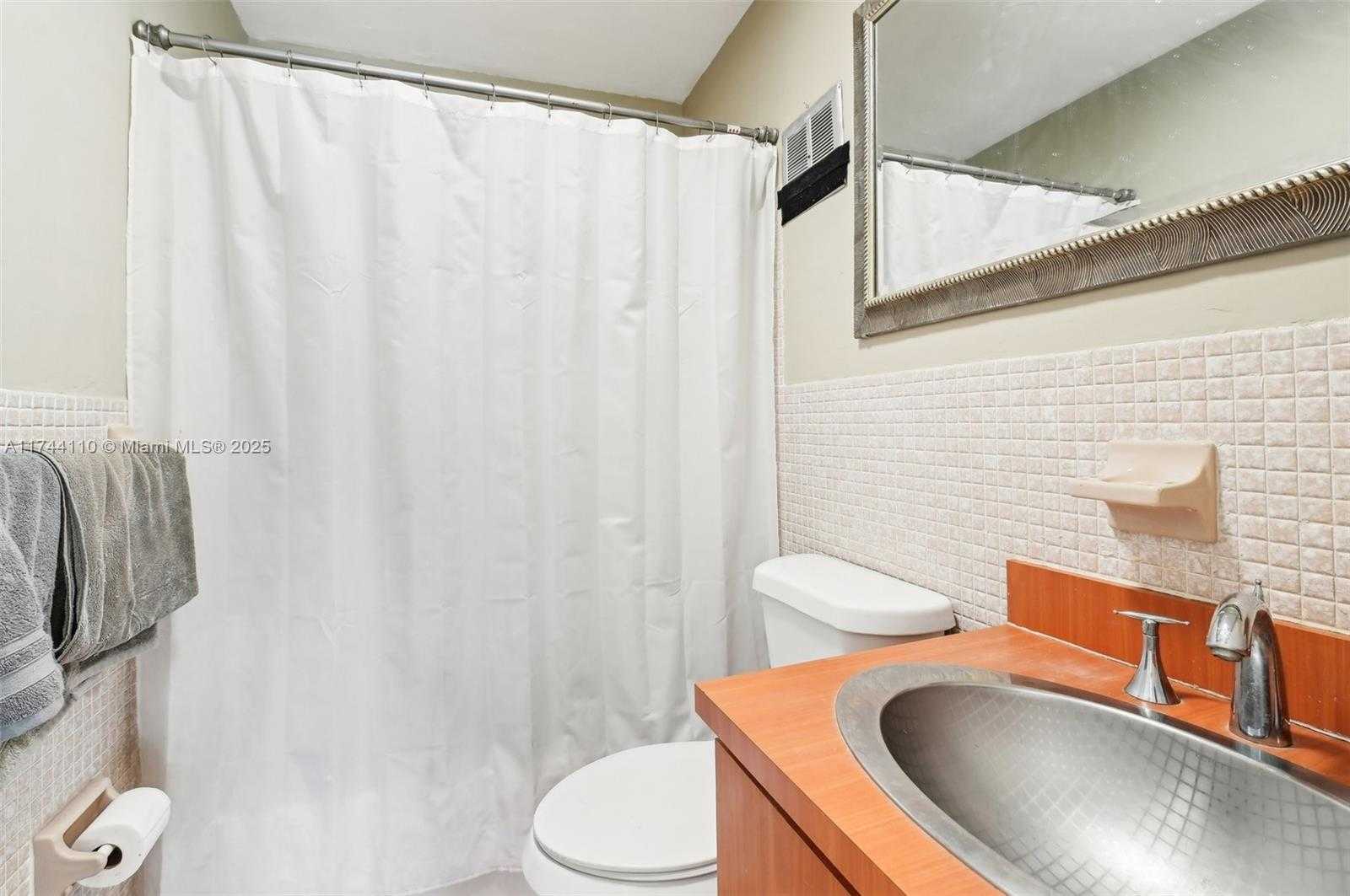 Small Image of 1650 SOUTH LE JEUNE RD #303, Coral Gables Number 18