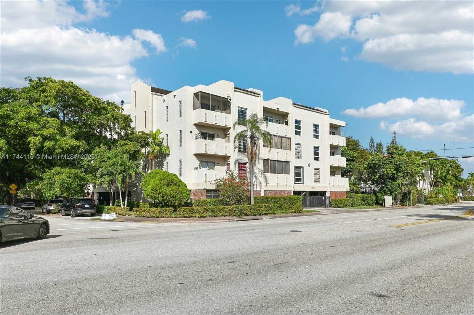 Small Image of 1650 SOUTH LE JEUNE RD #303, Coral Gables Number 21