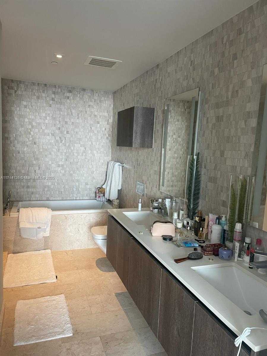 Small Image of 88 SOUTH WEST 7TH ST #3006, Miami Number 16