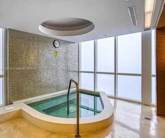 Small Image of 18201 #703, Sunny Isles Beach Number 11