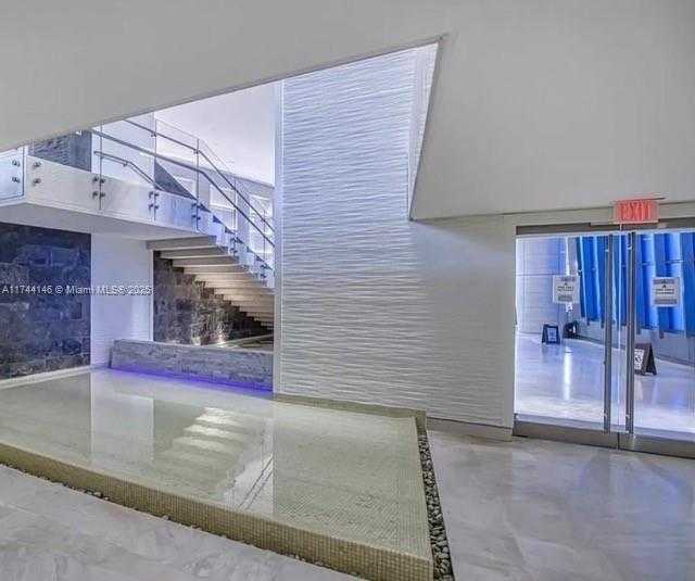 Small Image of 18201 #703, Sunny Isles Beach Number 9