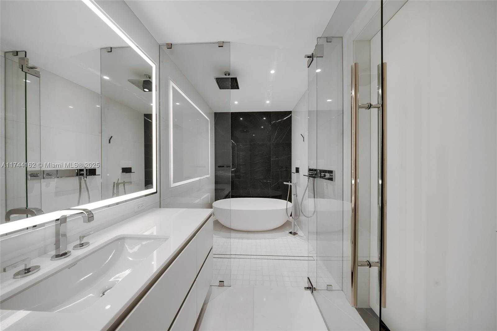 Small Image of 300 BISCAYNE BLVD WAY #805, Miami Number 10
