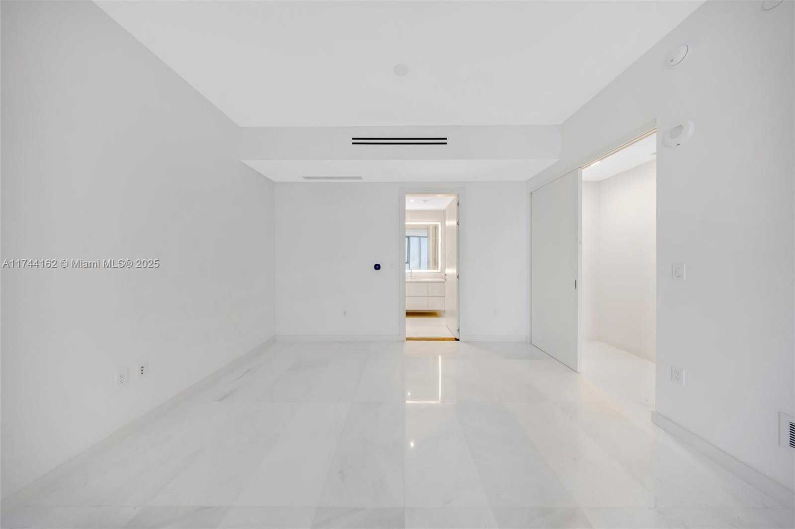 Small Image of 300 BISCAYNE BLVD WAY #805, Miami Number 13